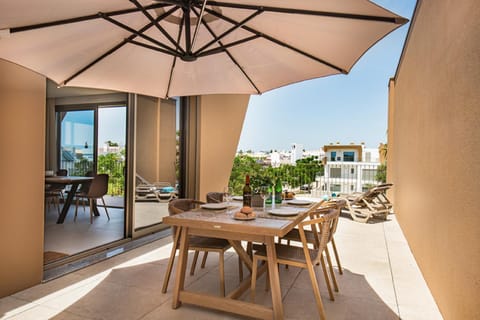 Patio, Day, View (from property/room), Balcony/Terrace, Seating area, Dining area, sunbed