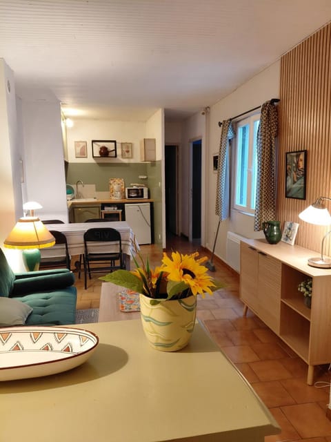 Kitchen or kitchenette, Photo of the whole room