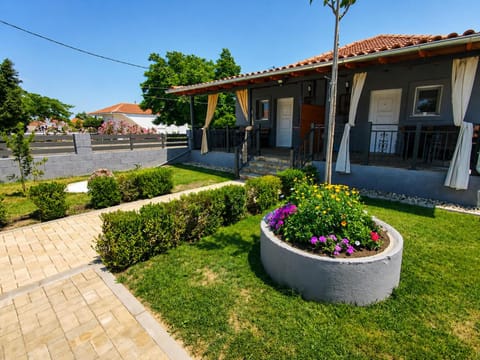 Property building, Garden, Garden view