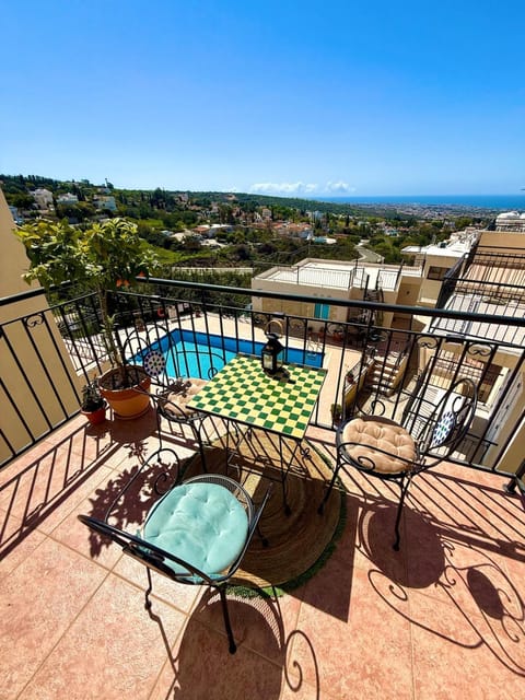 View (from property/room), Balcony/Terrace, Sea view, Swimming pool