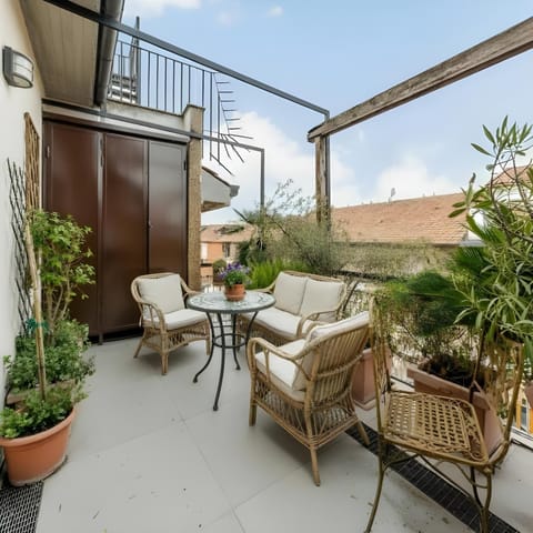 Patio, Spring, Day, Garden, View (from property/room), Balcony/Terrace, Garden view
