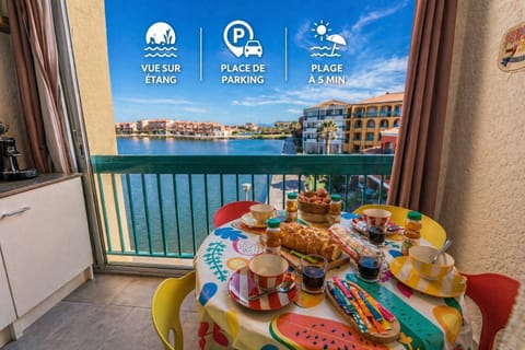 Bird's eye view, Food and drinks, Dining area, Food, Lake view, Breakfast, Continental breakfast, Drinks
