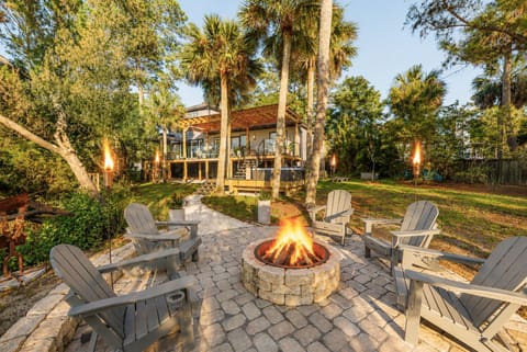 Garden, fireplace
