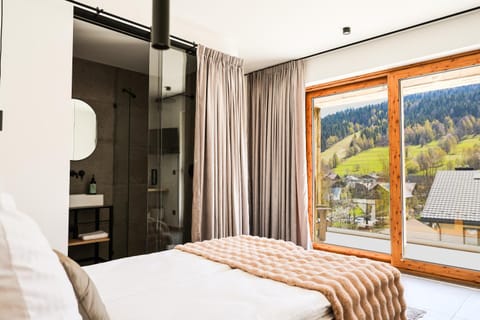 Bed, Natural landscape, Photo of the whole room, Bedroom, Mountain view