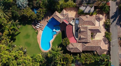 Property building, Day, Bird's eye view, Garden, Garden view, Swimming pool