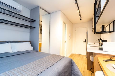 Bed, Kitchen or kitchenette, Photo of the whole room, wardrobe