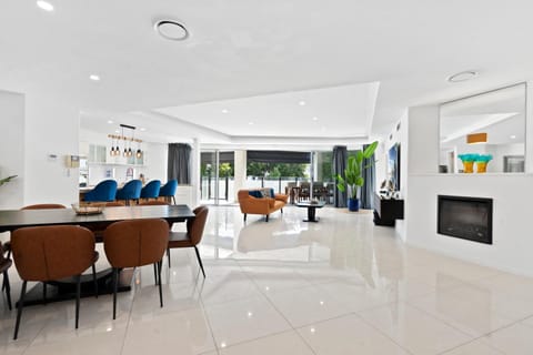 TV and multimedia, Seating area