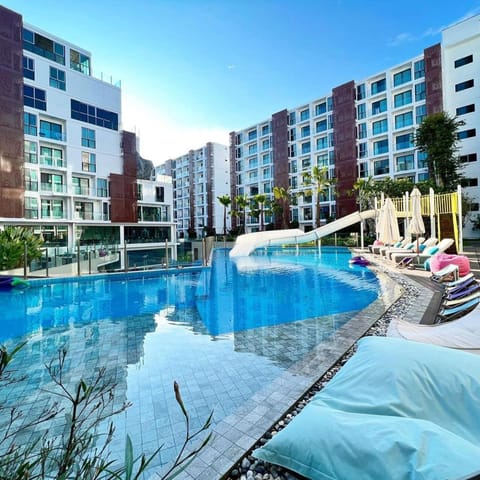 Pool view, Swimming pool