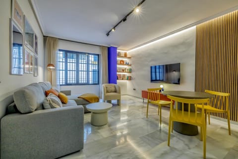 TV and multimedia, Living room, Seating area, heating, air conditioner