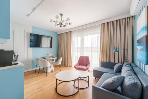Communal lounge/ TV room, TV and multimedia, Living room, Seating area, Dining area, Evening entertainment, pet friendly, pet friendly