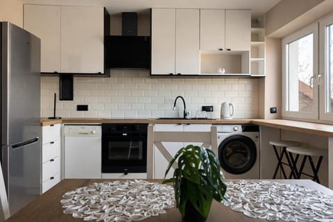 Kitchen or kitchenette, Communal kitchen, microwave