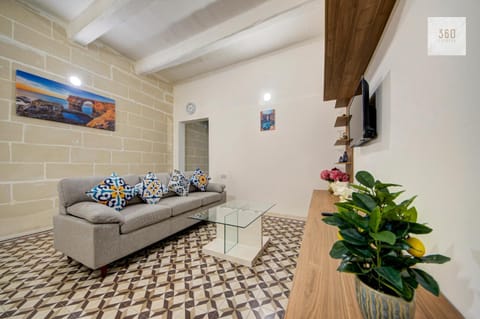 Communal lounge/ TV room, Communal lounge/ TV room, TV and multimedia, Living room, Seating area, Evening entertainment