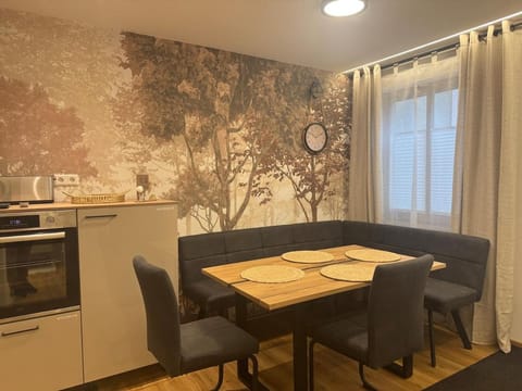 Seating area, Dining area