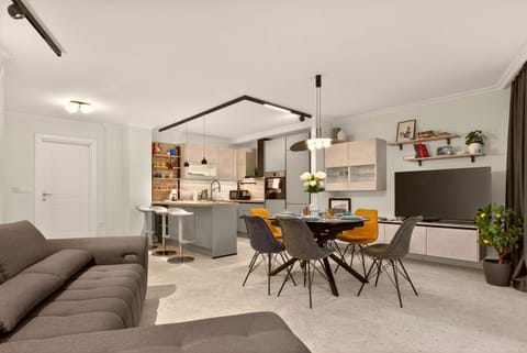 TV and multimedia, Kitchen or kitchenette, Dining area