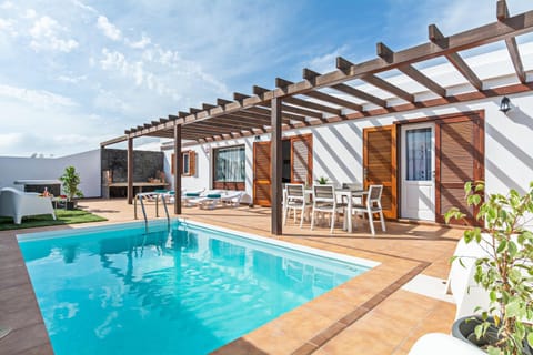 Property building, Swimming pool, Swimming pool