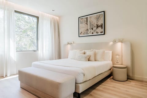 Bed, Photo of the whole room, Decorative detail