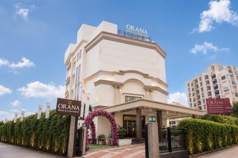 Facade/entrance
