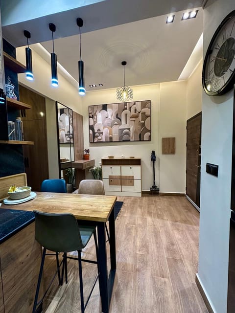 Kitchen or kitchenette, Living room, Seating area, Dining area, minibar