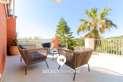 Property building, Patio, Day, View (from property/room), Balcony/Terrace, Dining area