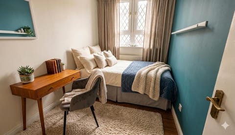 Bed, Photo of the whole room, Bedroom