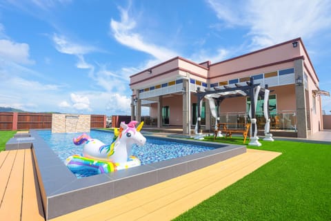 Property building, Swimming pool
