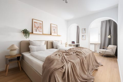 Bed, Bedroom, wardrobe