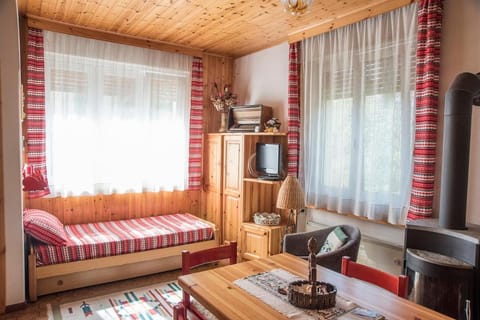 Bed, Living room, Dining area