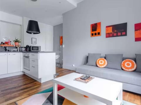 Kitchen or kitchenette, Living room, Seating area, Dining area, pet friendly, stove
