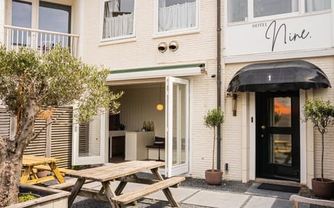 Property building, Coffee/tea facilities