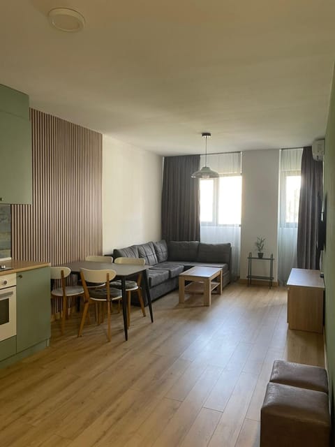 TV and multimedia, Photo of the whole room, Seating area, Dining area