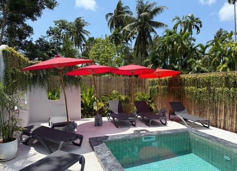 Patio, Spring, Day, Garden, Balcony/Terrace, Garden view, Pool view, Swimming pool, sunbed