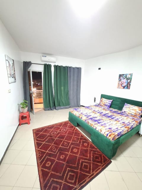 Bed, Photo of the whole room, Bedroom, air conditioner