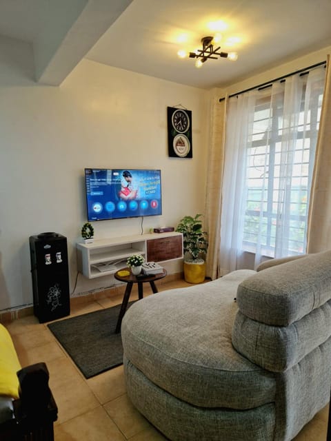 Communal lounge/ TV room, Living room, Seating area, Evening entertainment