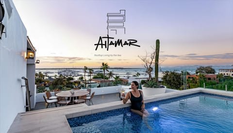 Day, People, Natural landscape, Pool view, Sea view, Swimming pool, group of guests, sunbed