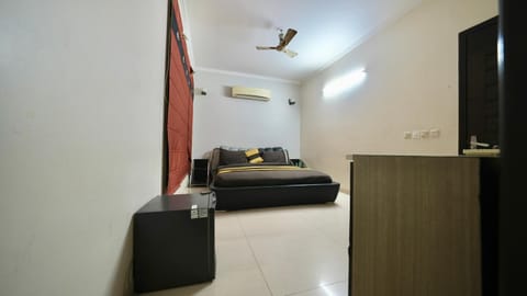 Bed, Bedroom, air conditioner