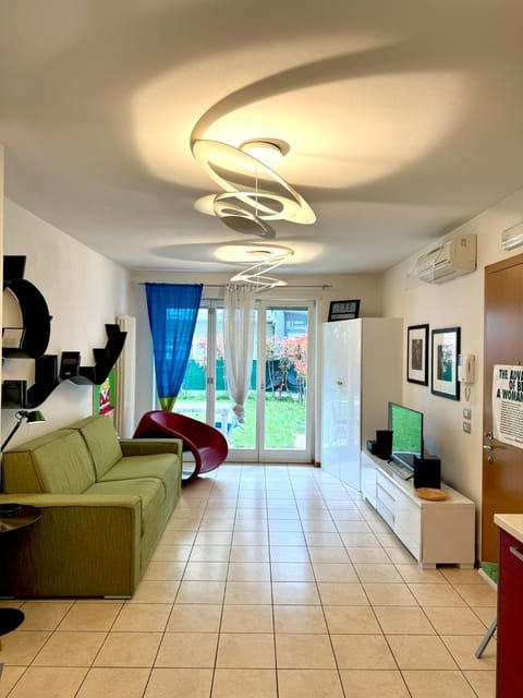 Communal lounge/ TV room, TV and multimedia, Living room