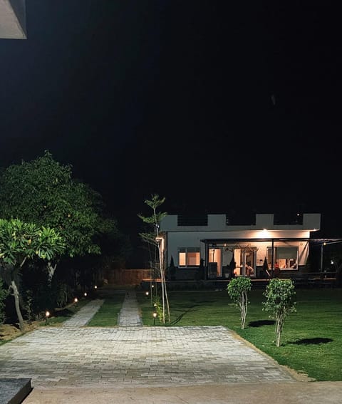 Property building, Night