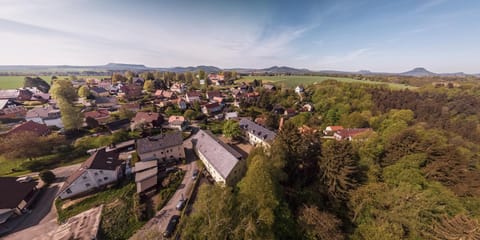 Property building, Nearby landmark, Neighbourhood, Natural landscape, Bird's eye view