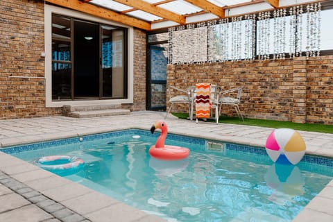 Pool view, Swimming pool