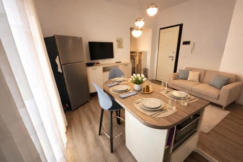 TV and multimedia, Kitchen or kitchenette, Dining area