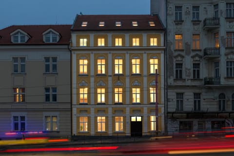 Property building, Location