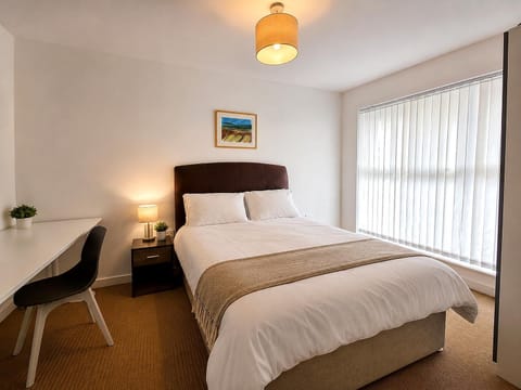 Bed, Living room, Photo of the whole room, Bedroom