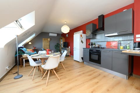 Property building, Kitchen or kitchenette, Living room