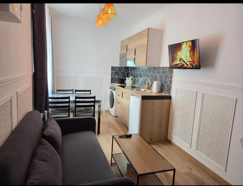Kitchen or kitchenette, Living room, Dining area
