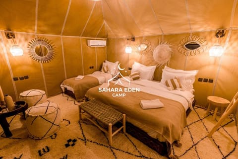Photo of the whole room, Bedroom, towels