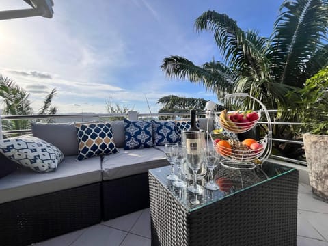 Balcony/Terrace, Food and drinks, Food