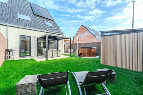 Property building, Garden, Hot Tub