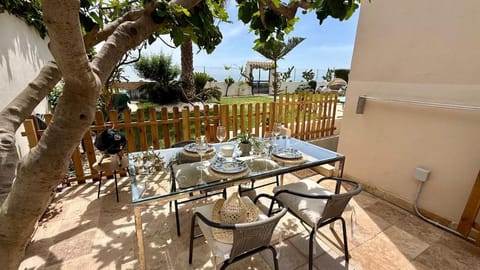 Off site, Garden, Balcony/Terrace, Beach, Sea view