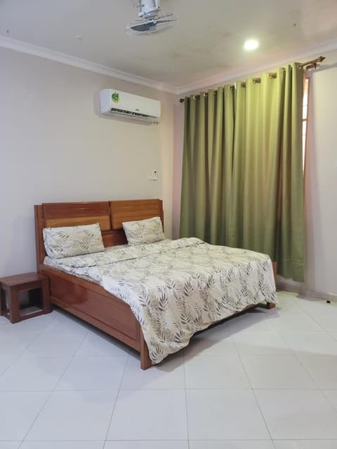 Bedroom, air conditioner