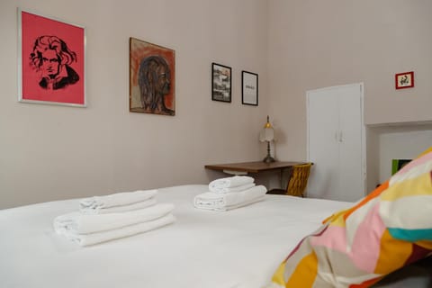 Bed, Photo of the whole room, Bedroom, towels